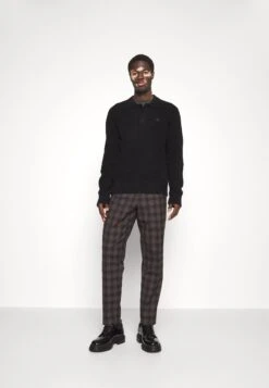 J.Lindeberg YANN LOGO - Sweter - Black -Next || Jack & Jones || s.Oliver Sklep 9d1655d3a64d4bce9d0492bd2ad5d492