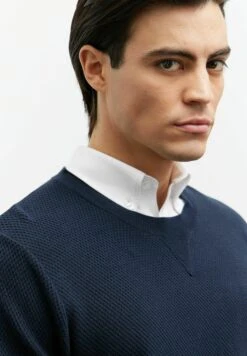 STRUKTURALNYM SPLOCIE - Sweter - Dark Blue -Next || Jack & Jones || s.Oliver Sklep b74ae43e5d934372aca4219dd0eb71eb